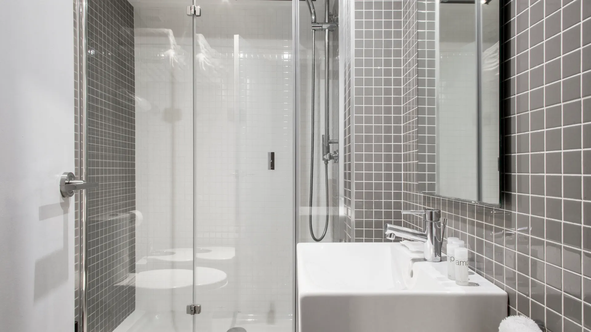 Barcelona Apartment Aramunt Aparthotel